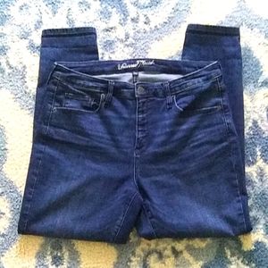 Universal Thread High Rise Skinny Jeans  Size 16